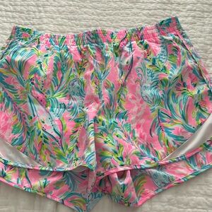 Lilly Pulitzer Luxletic Ocean Trail shorts size M - NWOT